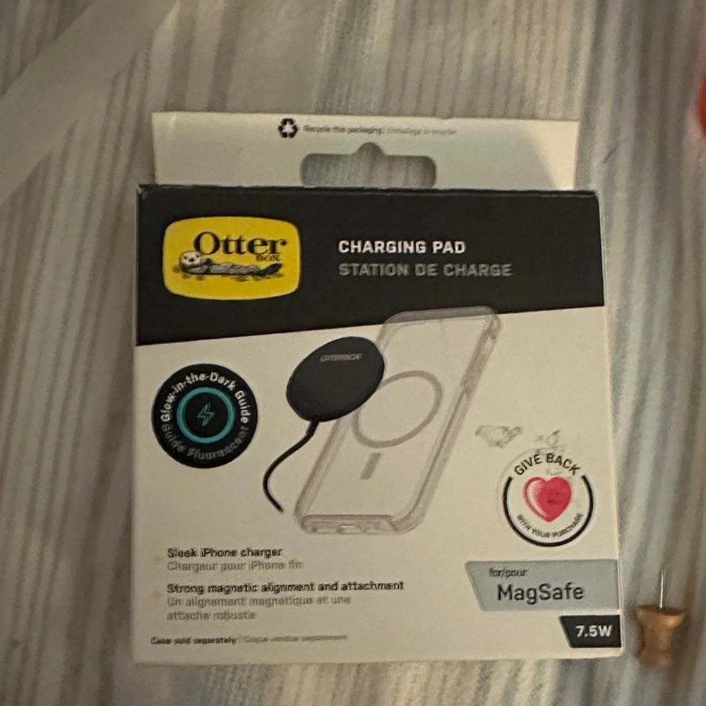 OtterBox Black Wireless Charging Pad for MagSafe
